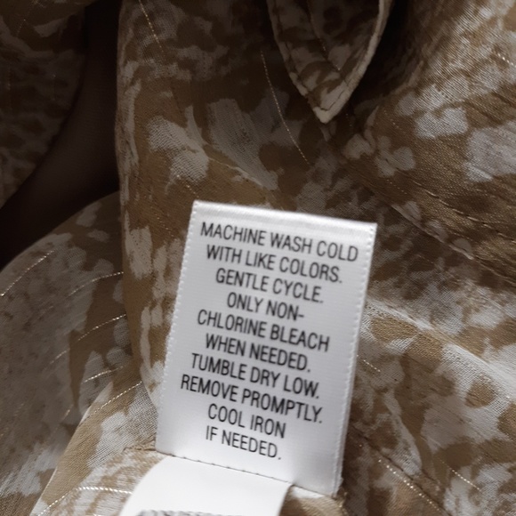 Dana Buchman tan snakeskin blouse with cami - Picture 5 of 6